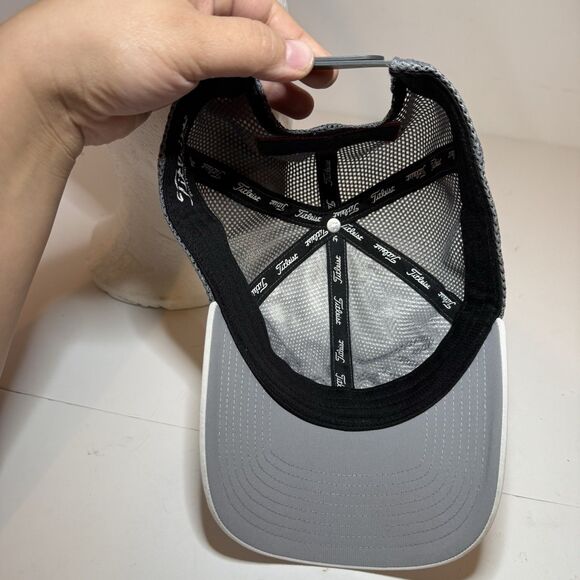 Titleist Pro V1 Golf Snapback Hat Mesh Back White With Grey Adjustable - Picture 5 of 6